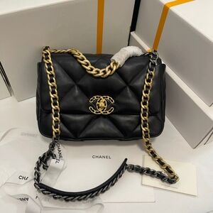 <AUTHENTIC>CHANEL bag